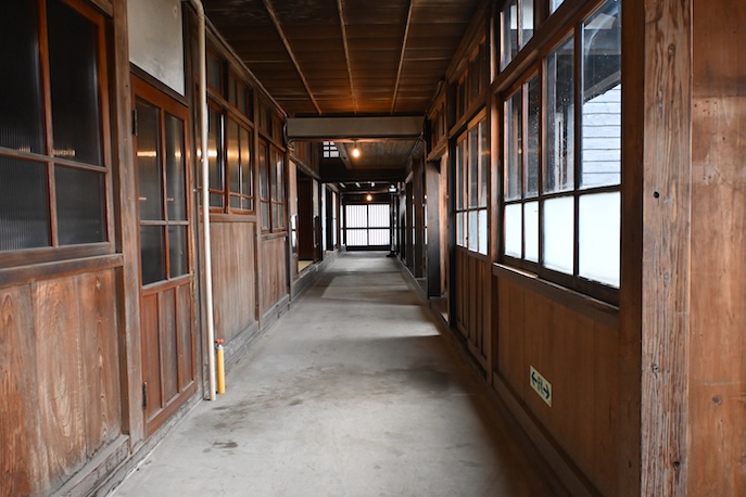 盆宿U長屋