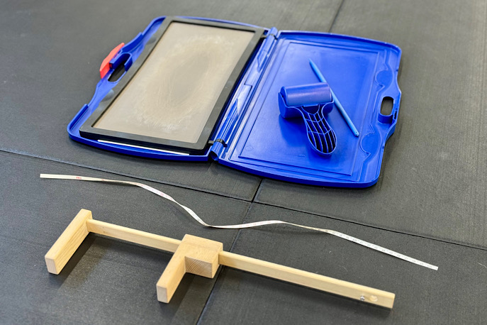 （一人ひとりの足に合わせて調整できる医療用インソール）