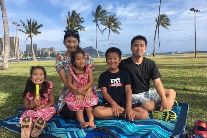 &On菊地まいさんのハワイの家族写真