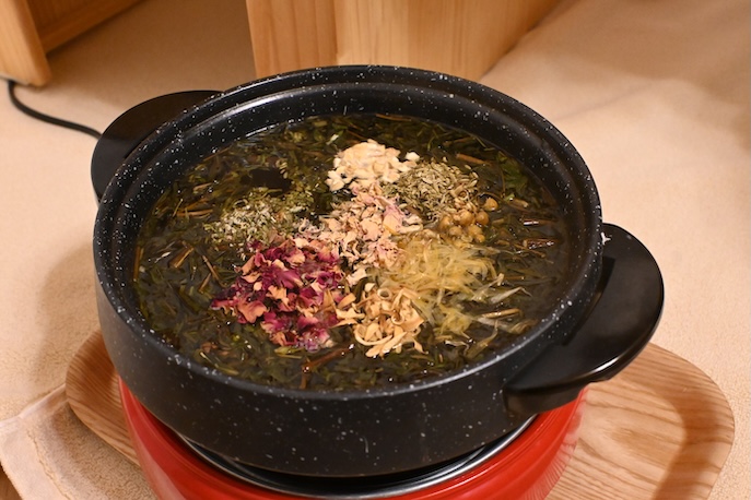 &On菊地まいさんハーブブレンドのよもぎ蒸し