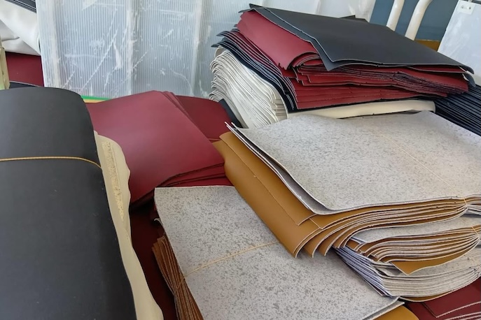 工房NuiTecの大量の端材をイメージした画像